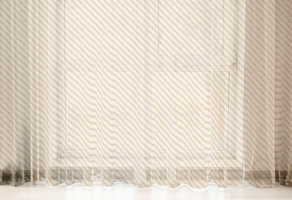 ABAKUHAUS Tappeto da parete color naturale, strisce diagonali Motivi semplici Illustrazione geometrica Fondo astratto inclinato, soggiorno camera da letto Tappeto da parete in raso setoso, 210 cm x 274 cm, ecru e champagne - 3