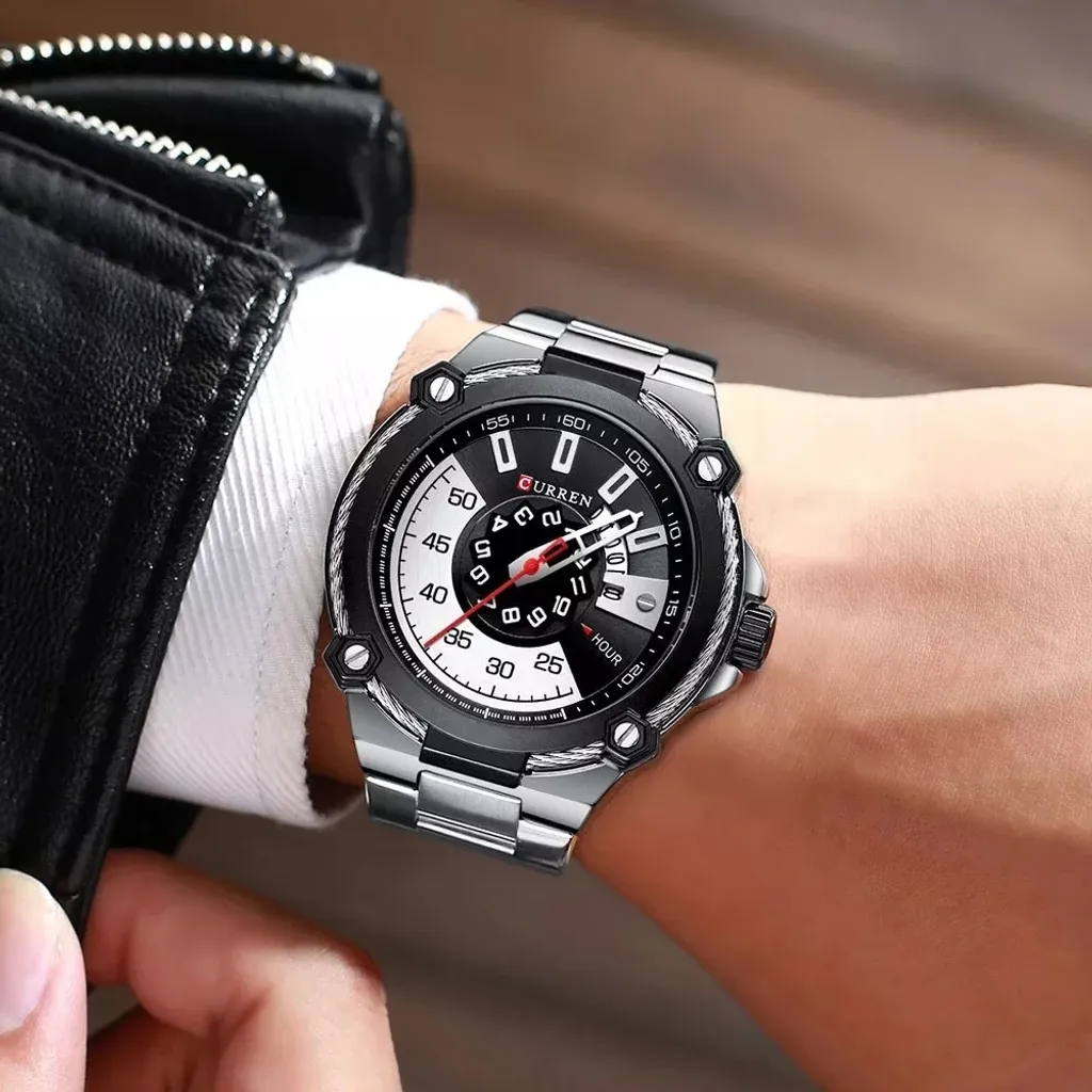 Cronografo Militare CURREN Cody Nero Oro KP14380: Grinta e Precisione - 5