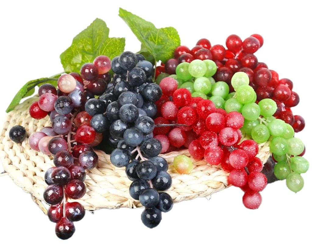Künstliche Trauben, künstliche Frucht-Tauben, Trauben aus mattiertem Glas und Gummi, dekorative Plastiktrauben, verwendet für die Präsentation ...