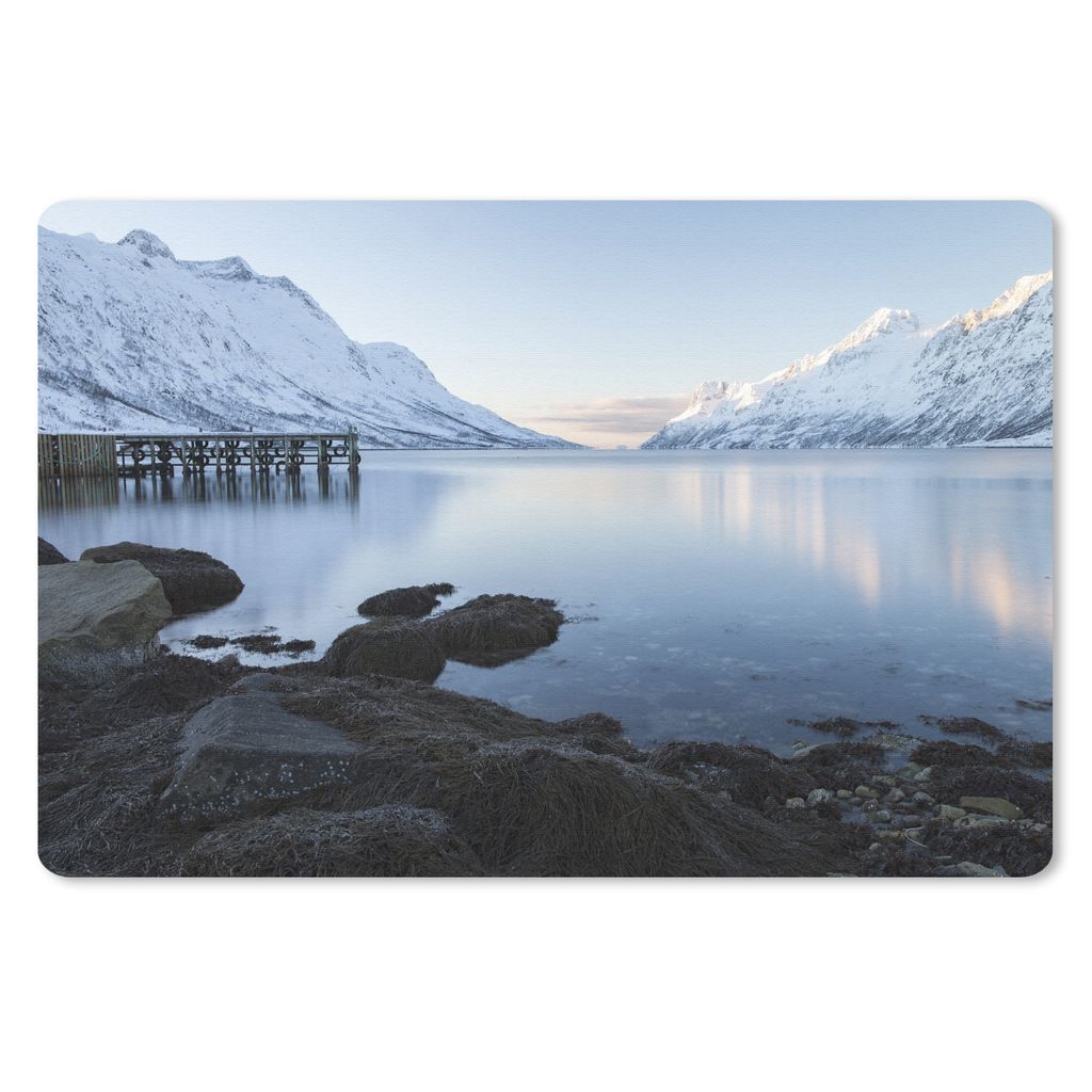 MuchoWow Schreibtischunterlage Ersfjordbotn Fjord Norwegen Schnee 60x40 cm - XXL Mauspad - Großes Mauspad