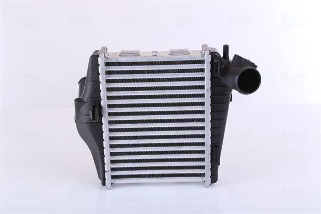Réparer le Turbo de votre Fortwo avec l'Intercooler Nissens 96177 OE