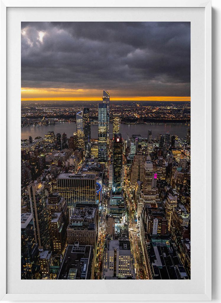 Stadt Architektur Vogelperspektive Nacht– Wandbild mit Rahmen – Gerahmtes Bild – Wanddekoration – 70x100 cm – Weiß Rahmen