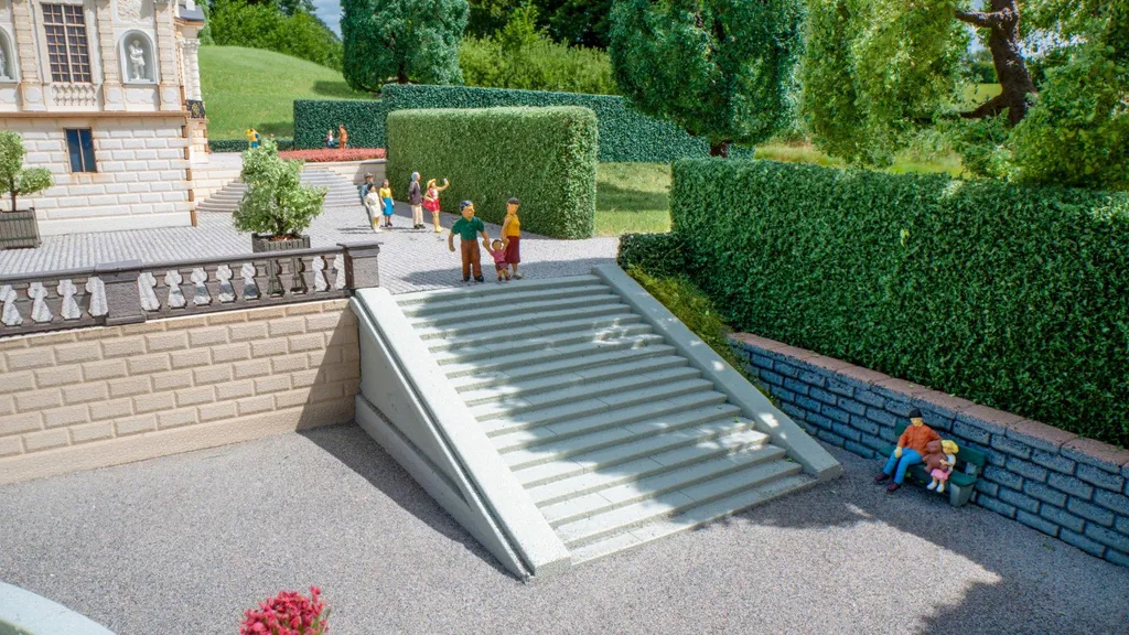 Escalier droit NOCH 58316 rigide en plastique gris pour diorama