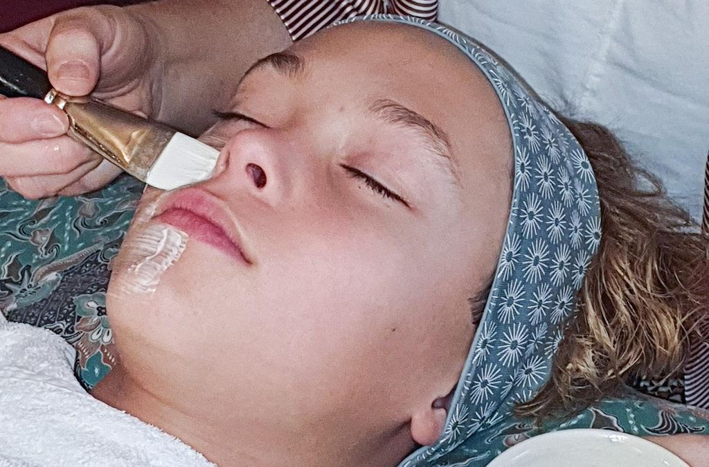 mydays Teenager Gesichtsbehandlung München; Erlebnis verschenken oder selbst erleben; Gutschein für 1 Person(en)
