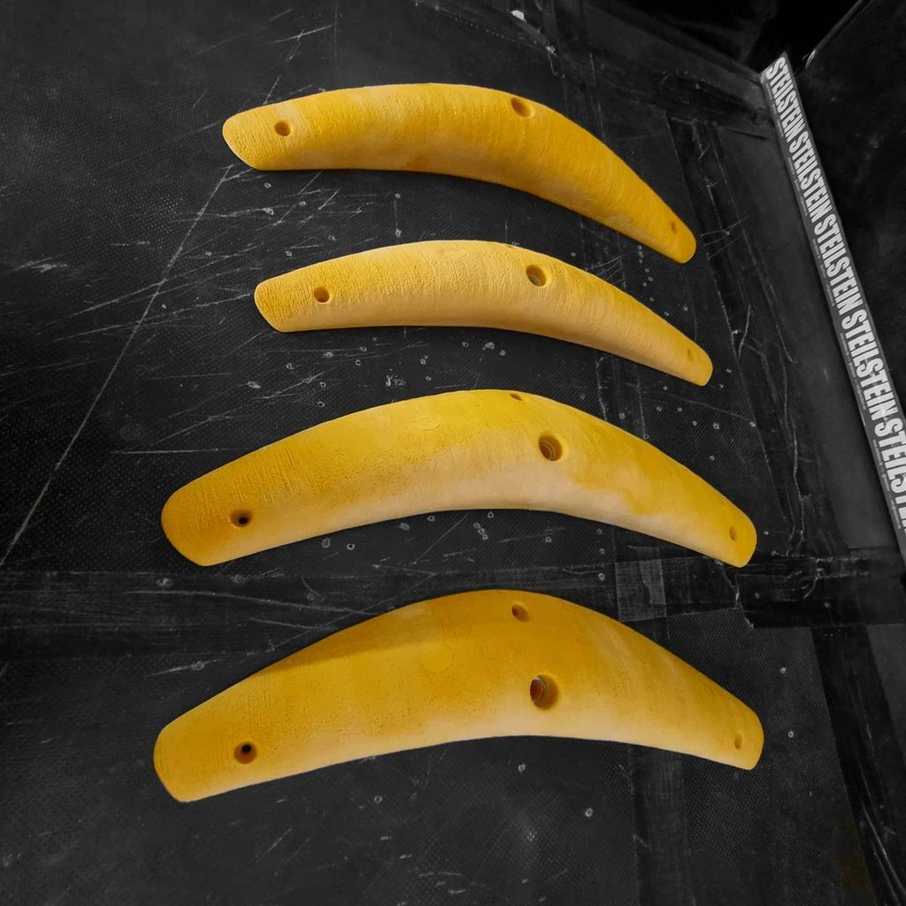 Steilstein 159-160 Synapsenkoma - Klettergriff-Set (4 Edges/Sloper, Serie VOLL IRRE), Farbe:Wunschfarbe (Anfertigung)