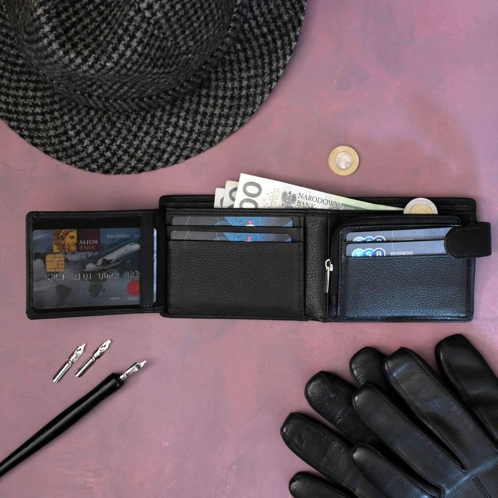 Schwarze, klassische Herren-Brieftasche mit Klappe und Druckknopfverschluss aus Glattleder SH-159