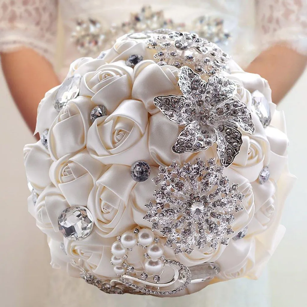 Bouquet mariée roses satin avec strass et perles blanches fait main
