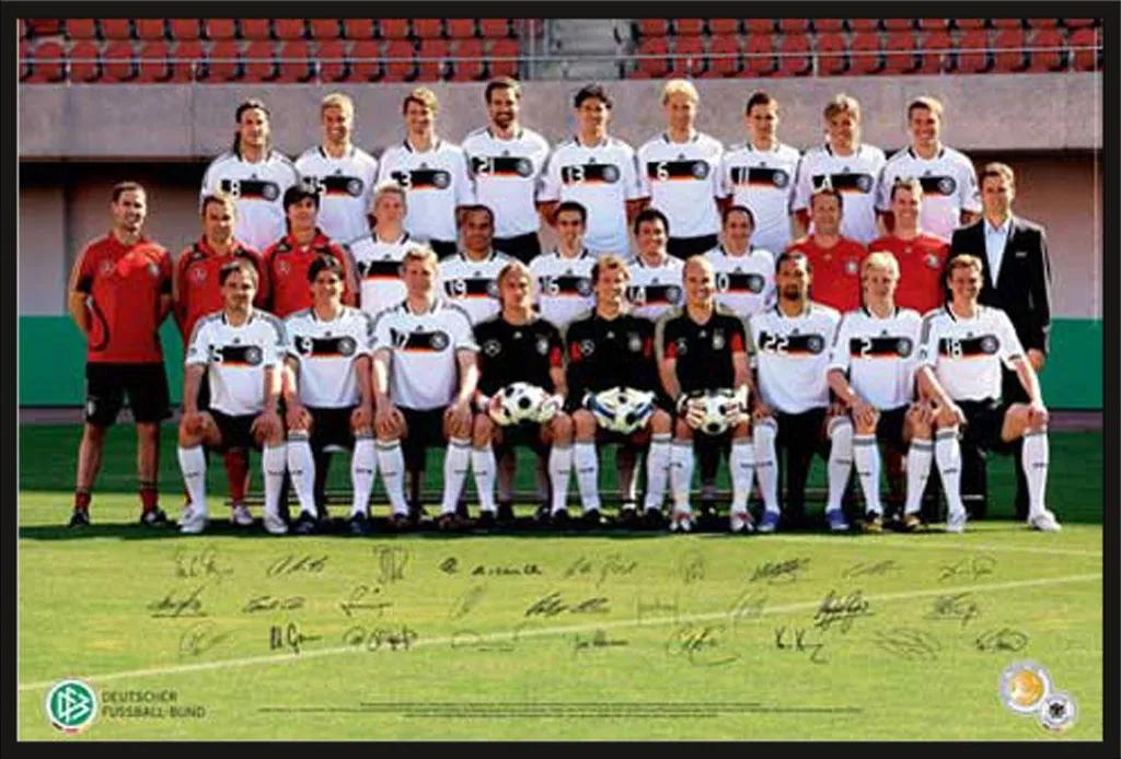 Affiche Football Euro 2008 Shinsuke avec Cadre Maxi Noir en Plastique