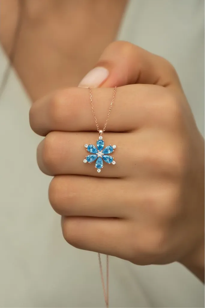 Collier Fleur Argent 925 et Pierre Bleue : Bijou Idéal pour Cadeau