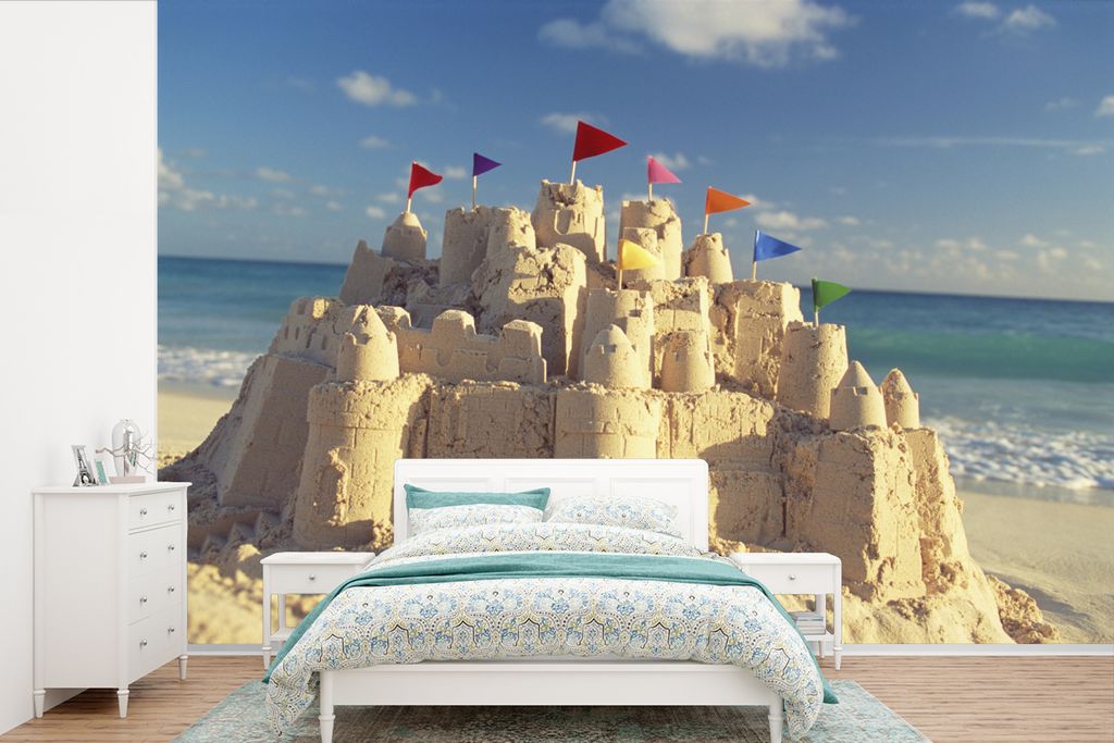MuchoWow Fototapete für Wohnzimmer oder Schlafzimmer Wandtapete Vinyl Motivtapete Sandburgen am Strand - 600x400 cm - Vinyltapeten