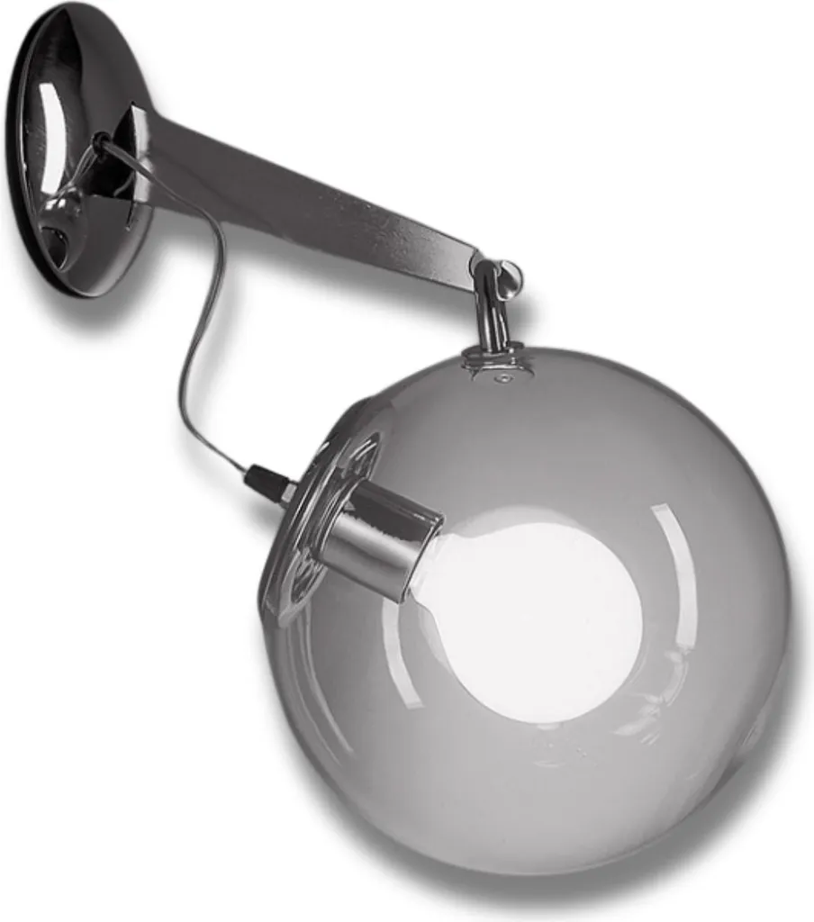 Applique murale Miconos Artemide argentée et son globe transparent en verre