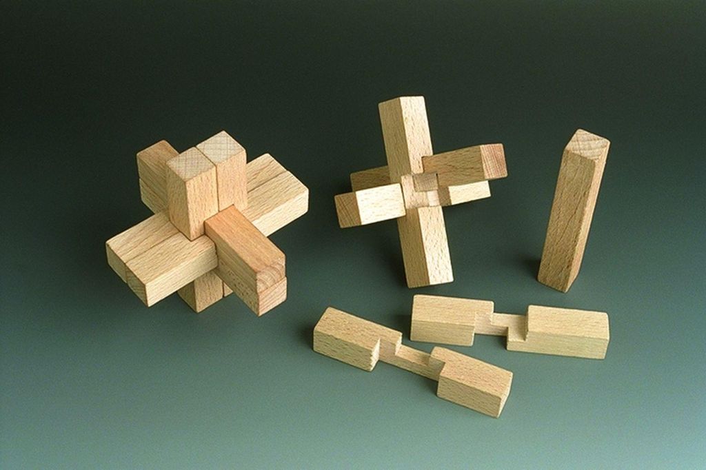 Holzspielzeug Gordischer Knoten BxH 8x8 cm NEU