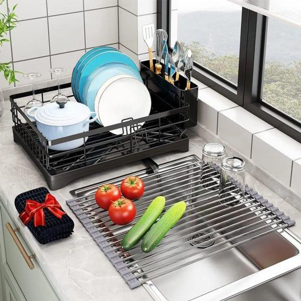 Grand égouttoir de cuisine noir mat avec système d'évacuation d'eau auto