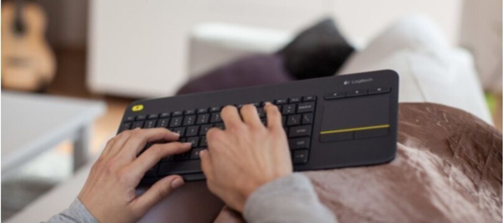 Bezprzewodowa klawiatura dotykowa Logitech K400 Plus czarna Zdjęcie produktu 20