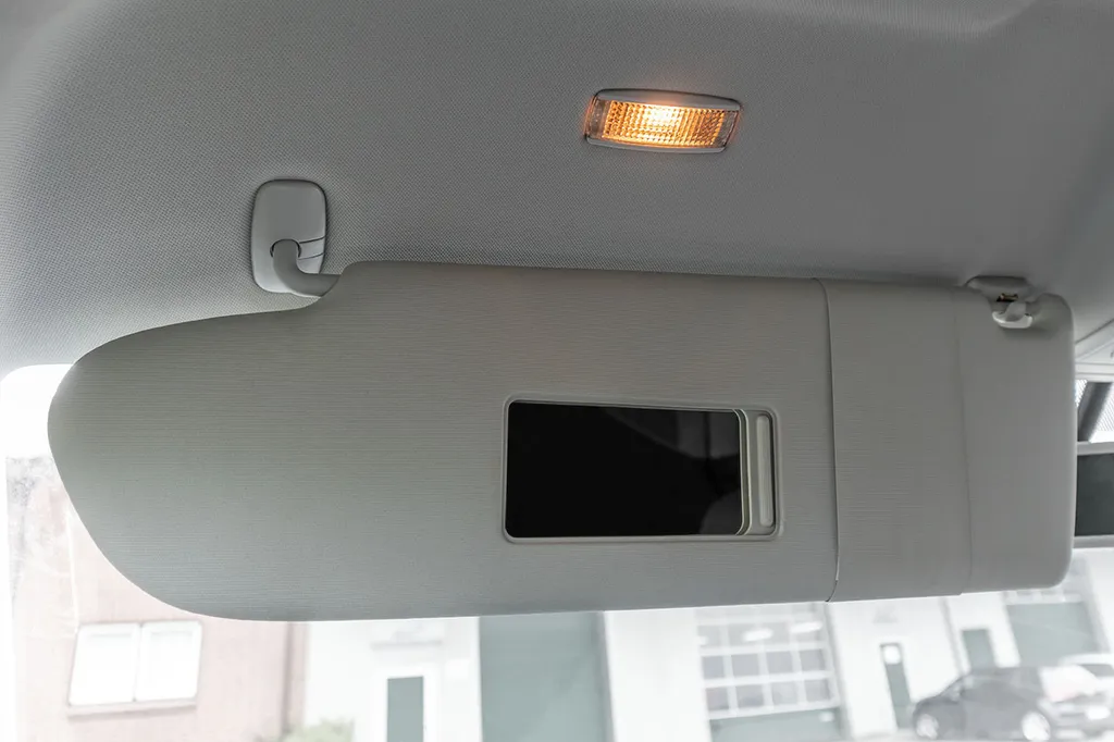 Câble éclairage miroir de courtoisie VW T5 pour pare-soleil Kufatec