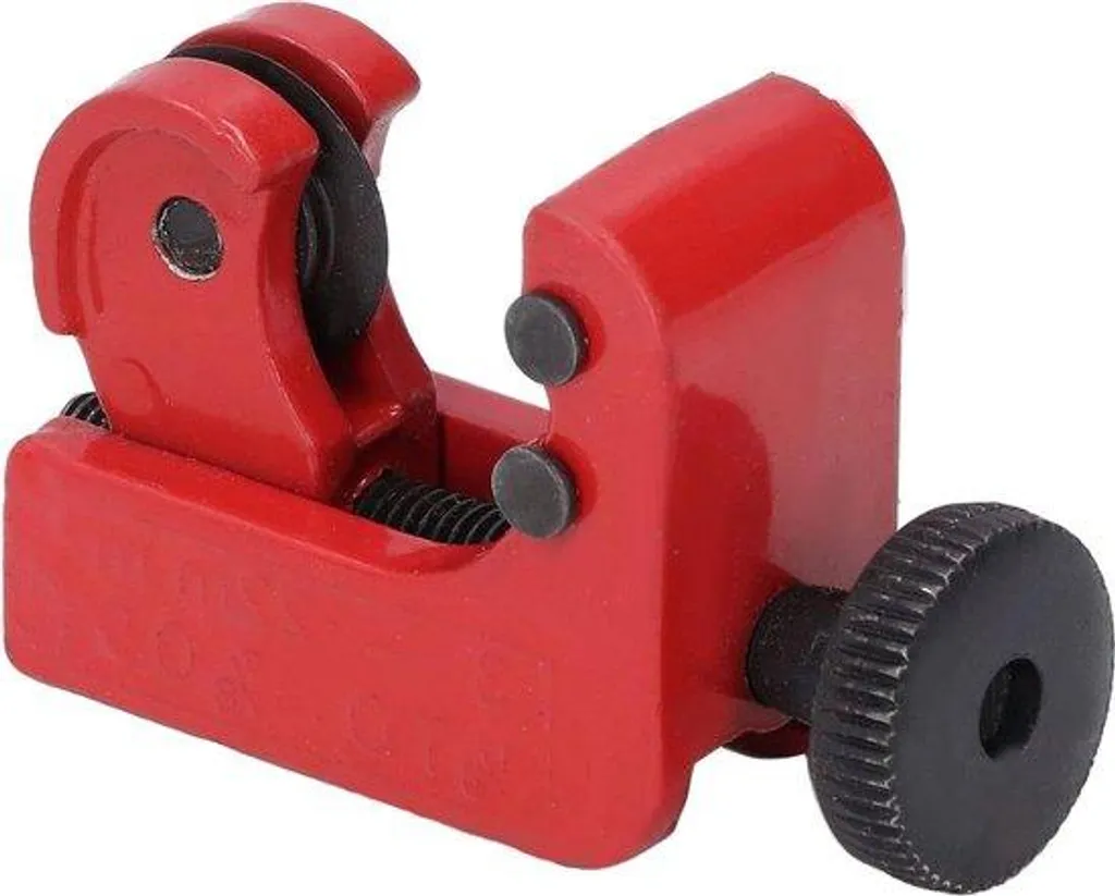 Coupe-tube cuivre 3-22 mm : coupez sans bavure dans les coins étroits