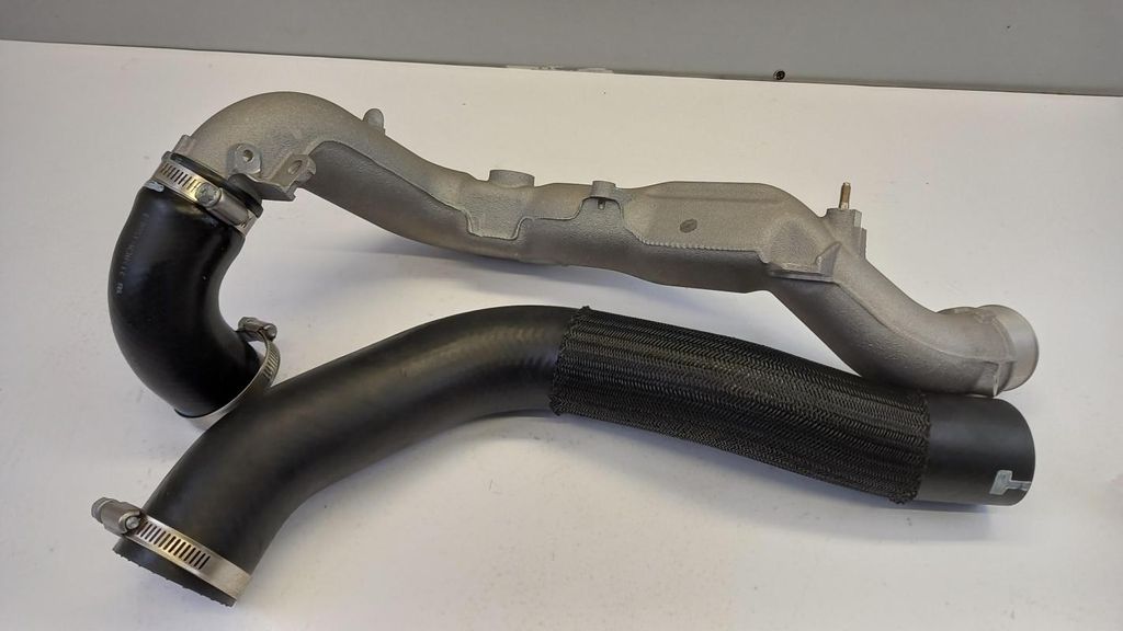 Original MAZDA 3 2.0 TD Ladeluftschlauch RF8B1324X