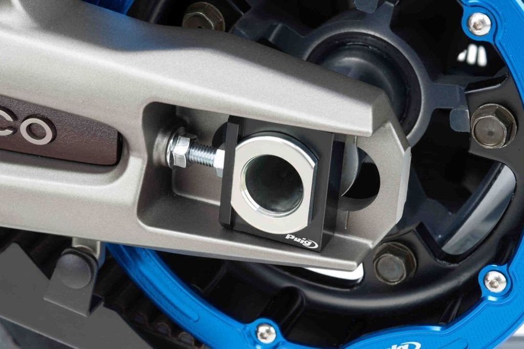 PUIG 9545N Radspanner Hinterrad passend fuer KYMCO AK550 PREMIUM Schwarz