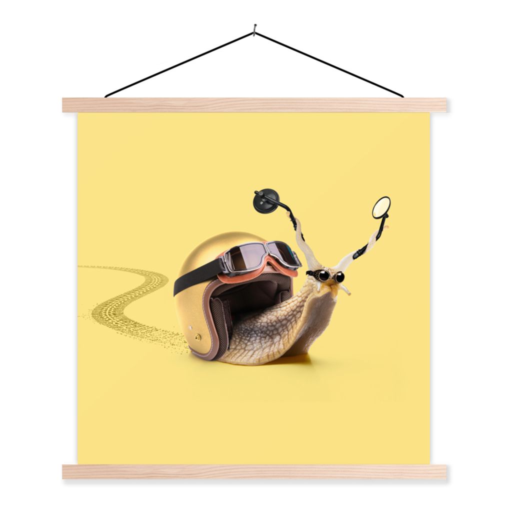 MuchoWow Textilposter Schnecke - Tiere - Helm - Gelb - Spiegel 120x120 cm mit holzfarbenen Rahmen - Textil-Poster