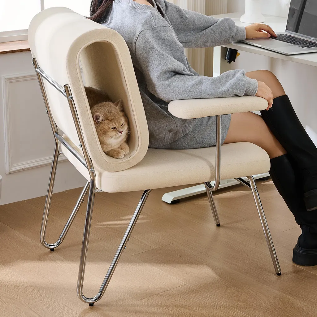 Sedia da ufficio Merax con cuccia per gatti - Sedia adatta agli animali domestici, design ergonomico e braccioli regolabili, sedia da computer, sedia imbottita, beige
