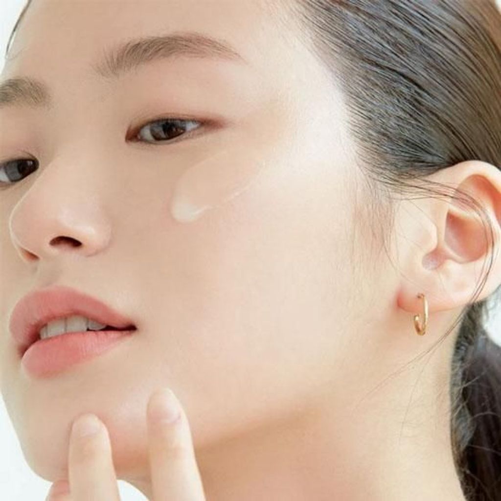 Axis-Y Dark Spot Correcting Glow Serum Brightens & Produktbild 2