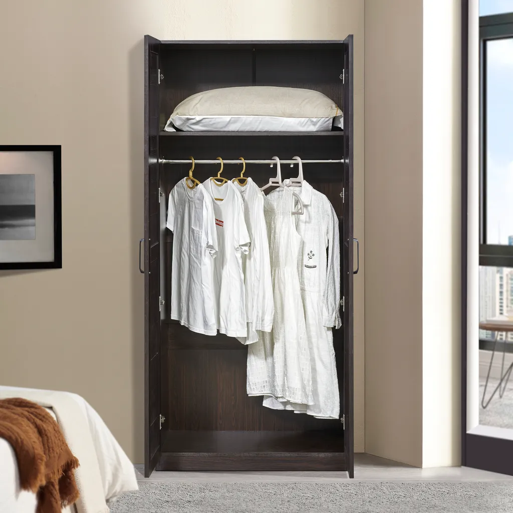 Gagnez de la place avec l'armoire Finning noyer foncé 2 portes penderie