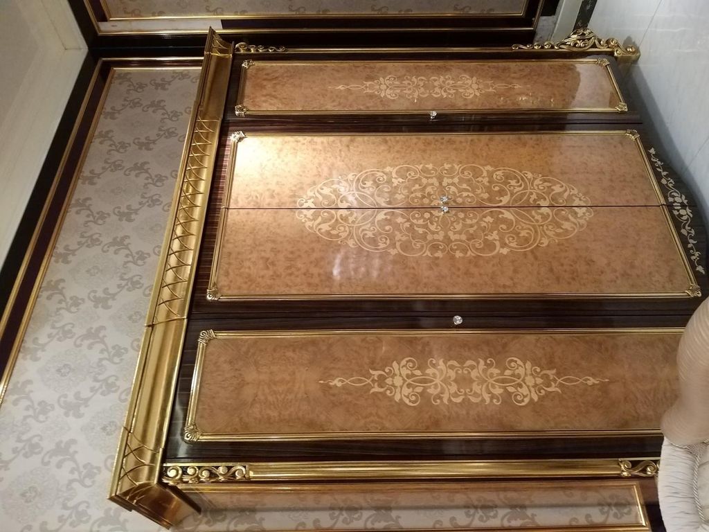 Kleiderschrank Schlafzimmer Holz Schrank Antik Stil Barock Rokoko Schränke Neu