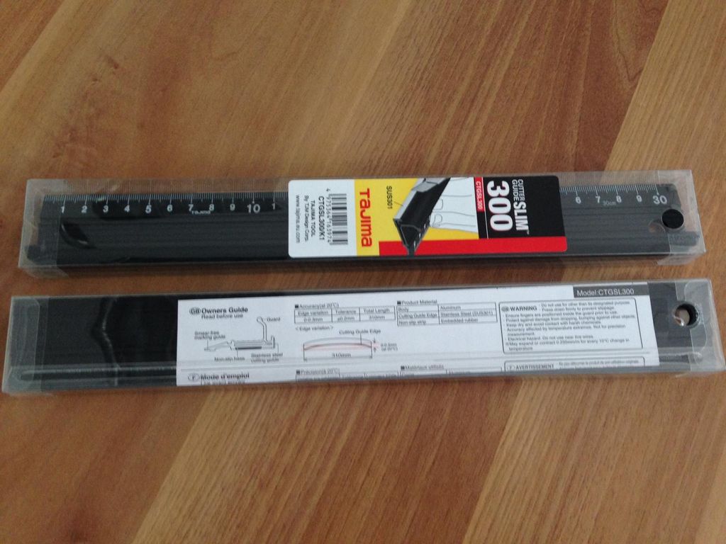 Tajima Cuttermesser Schneidhilfe 300 mm för sicheren und geraden Schnitt, 1 Stk