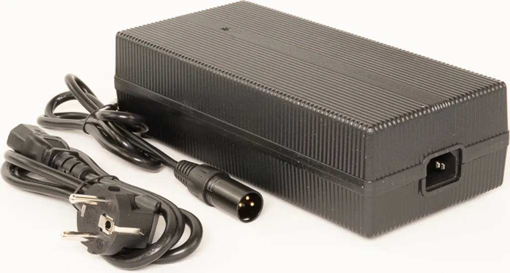 Chargeur 84V 4A XLR pour Réparer et Charger votre Batterie Li-ion 72V