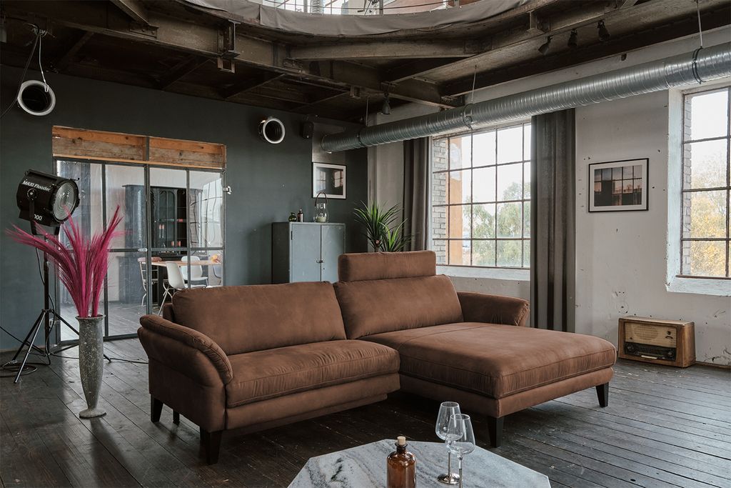KAWOLA Sofa MALTA Ecksofa Stoff braun mit motorischer Relaxfunktion und Kopfstütze Recamiere rechts