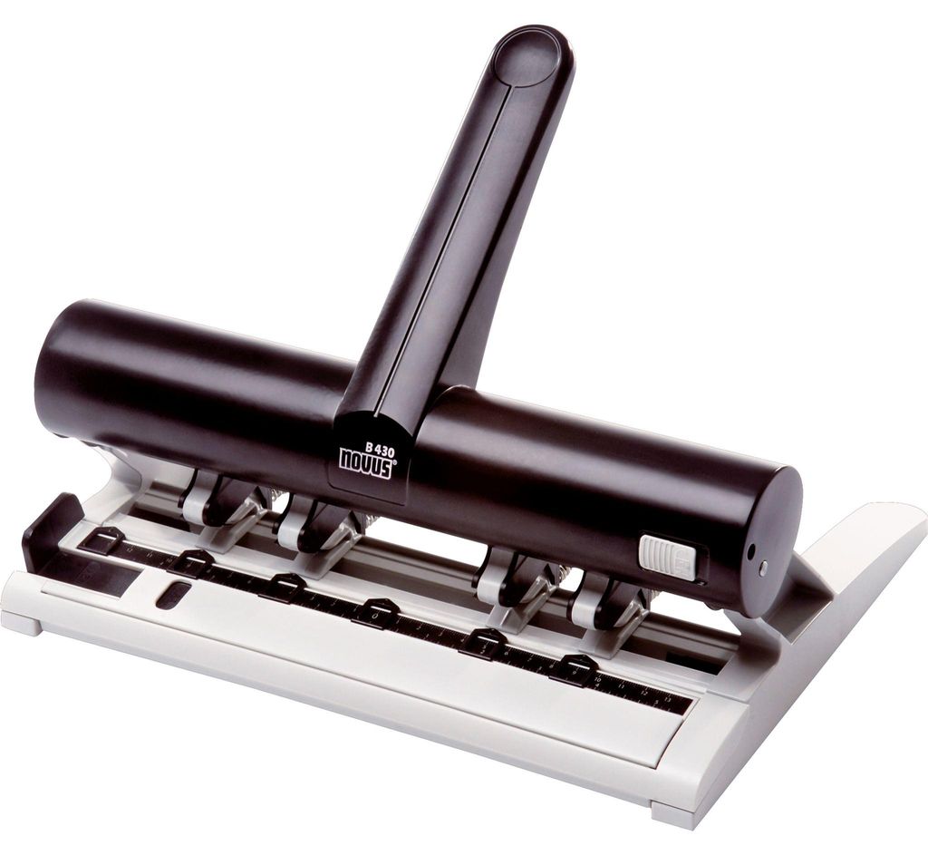 Dziurkacz NOVUS B430 025-0470 4 otwory 30 kartek metal Zdjęcie produktu 