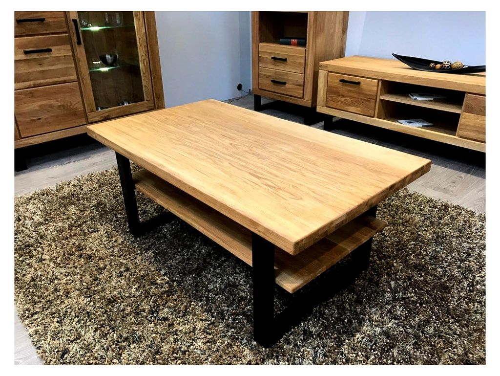Couchtisch aus massiver Wildeiche, geölt, 115x65 cm, mit schwarzem Metallgestell