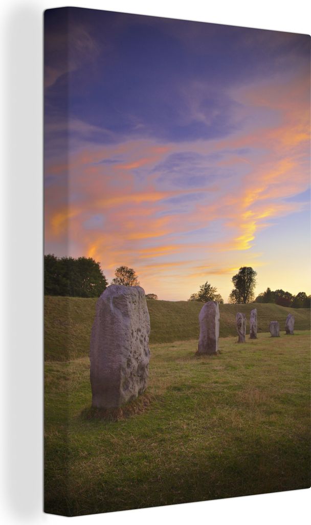 OneMillionCanvasses - Leinwandbilder - 90x140 cm, Der Steinkreis von Avebury bei einem farbenprächtigen Sonnenuntergang, Wandbilder Kunstdruck W...