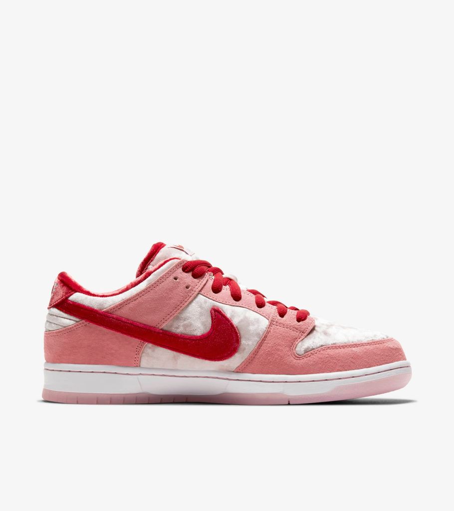 雑誌で紹介された Dunk SB Nike Low  Pro デュエルマスターズ