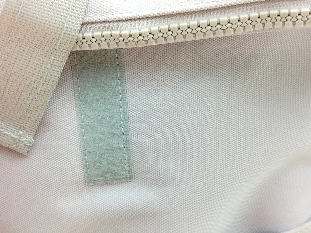 Sac à dos ordinateur gris clair style Backpack Bench léger et urbain - 11