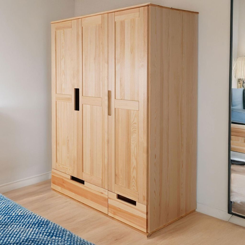 Kleiderschrank | 3 Drehtüren | 2 Schubladen | 4 Fächer | mit Kleiderstange | 133 cm breit | Massivholz | Farbe: Natur
