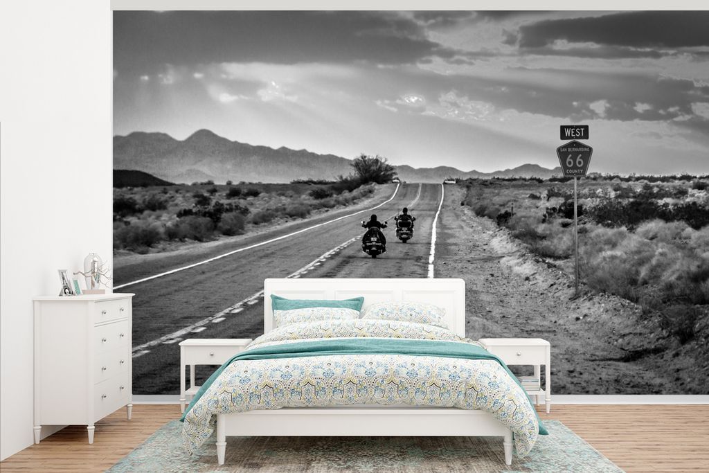MuchoWow Fototapete für Wohnzimmer oder Schlafzimmer Wandtapete Vinyl Motivtapete Zwei Motorräder auf der Straße - schwarz und weiß - 405x260...