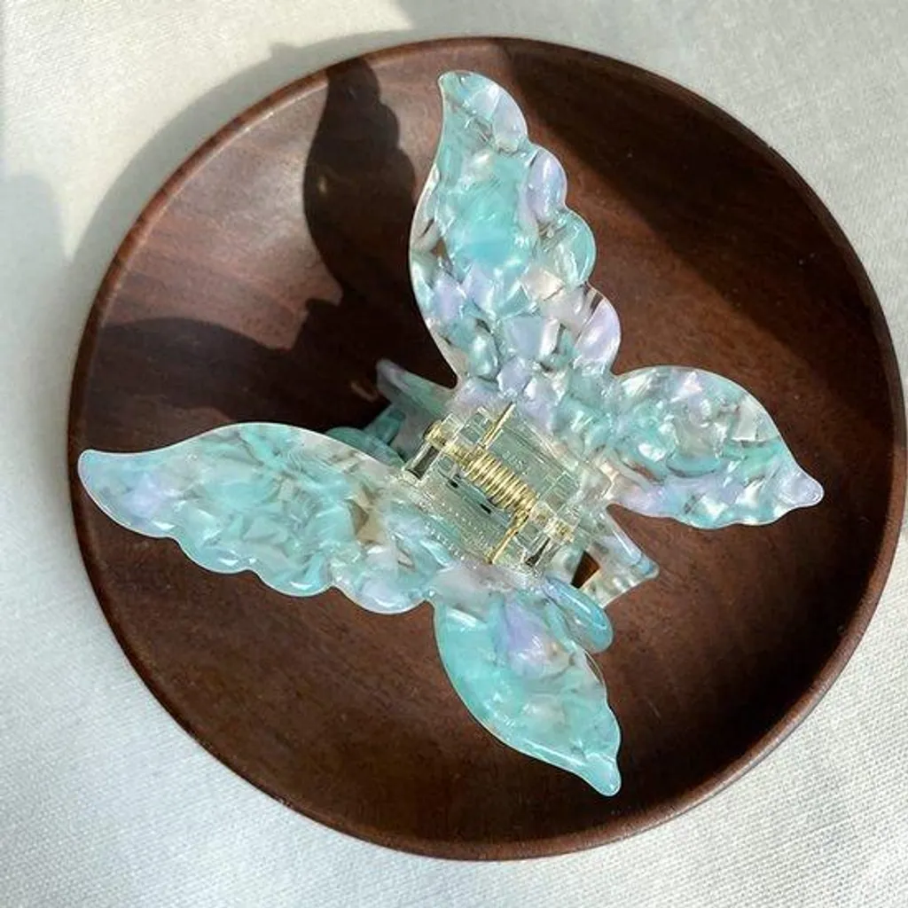 Barrette bleue en plastique robuste avec ressort solide taille 7cm