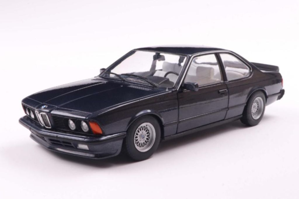 Solido 421186494 BMW 635 CSI E24 1984 dunkelblau 1:18 Produktbild 