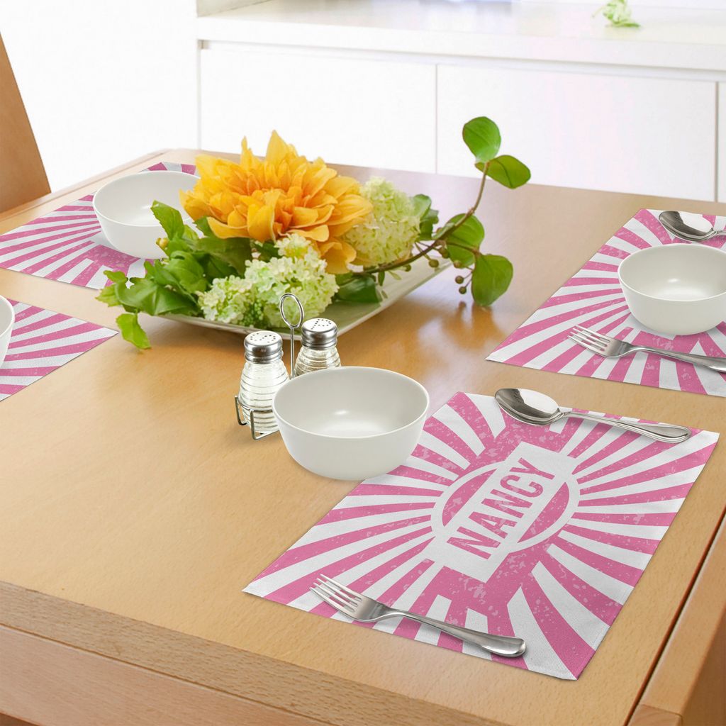ABAKUHAUS Nancy Platzmatten, Populäre Frauen `s Namensillustration mit den Retro- Art-Elementen rosa und weiß, Tiscjdeco aus Farbfesten Stoff fü...