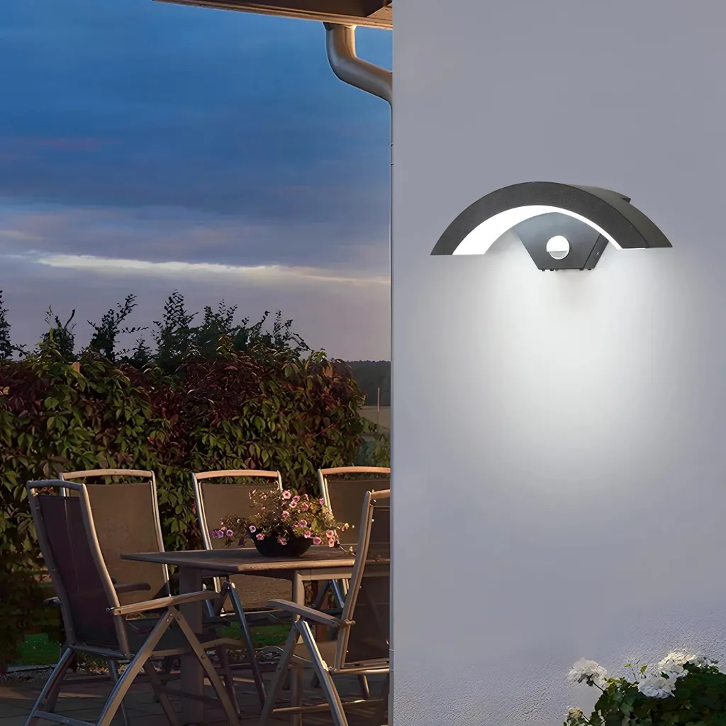 Applique LED 24W étanche IP65 Blanc Chaud pour façade maison Noire
