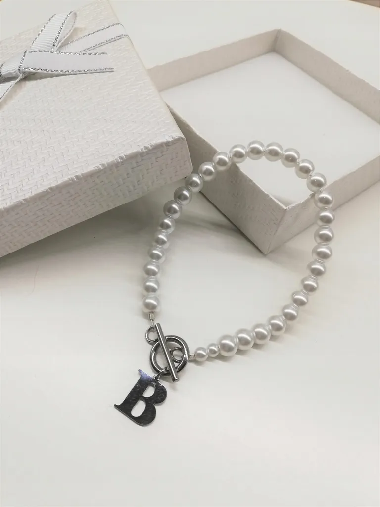 Bracelet et Collier Perles avec Lettre : Bijou Personnalisé en Perle
