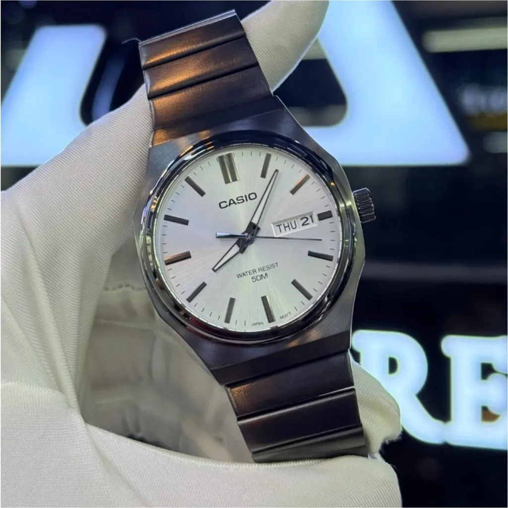 Orologio Casio MTP-E735B-7A: Eleganza Acciaio Nero e Quadrante Silver - 3