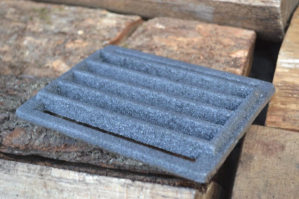 SEZAM - Ofenrost 15 x 12 cm Gusseisen Gussrost Kaminrost eckig Ascherost Kaminofen Tafelrost Rost Ofengitter Kamin Neu