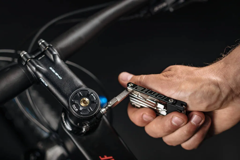 Multitool One R.TOOL 16 fonctions Argent/Noir en acier haute qualité