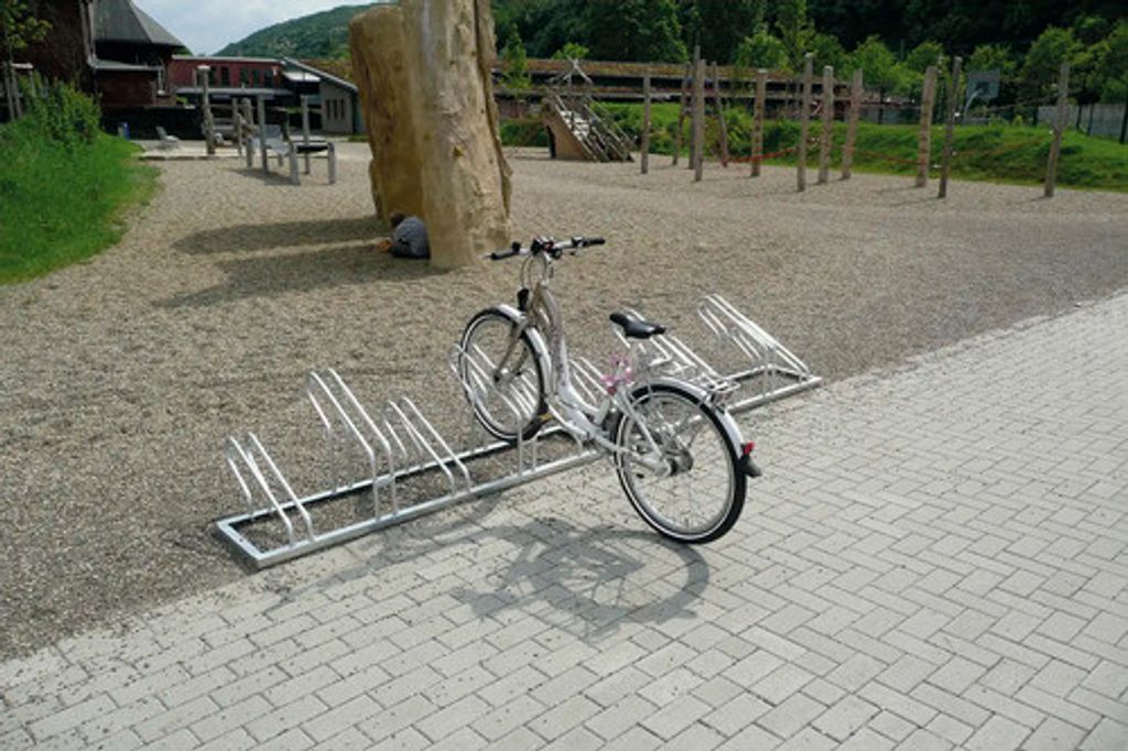 Fahrradständer mit Hoch/Tiefstellung für 4 Räder mit Reifenbreite bis 5,5 cm feuerverzinkt