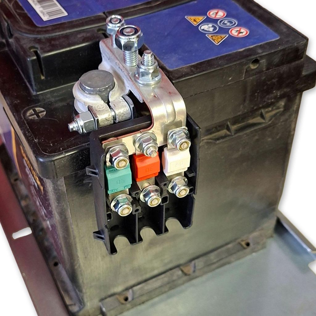 Batteriepolklemme Plus mit 3-fach MIDI Sicherungshalter SX Produktbild 