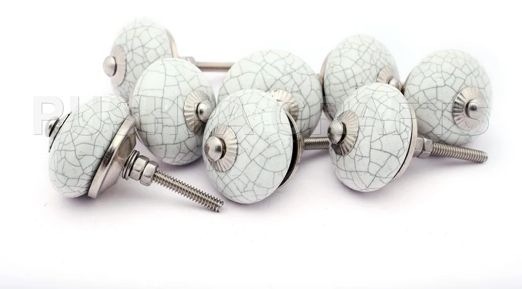 Rénovez vos meubles anciens avec ce lot de 8 boutons céramique craquelée
