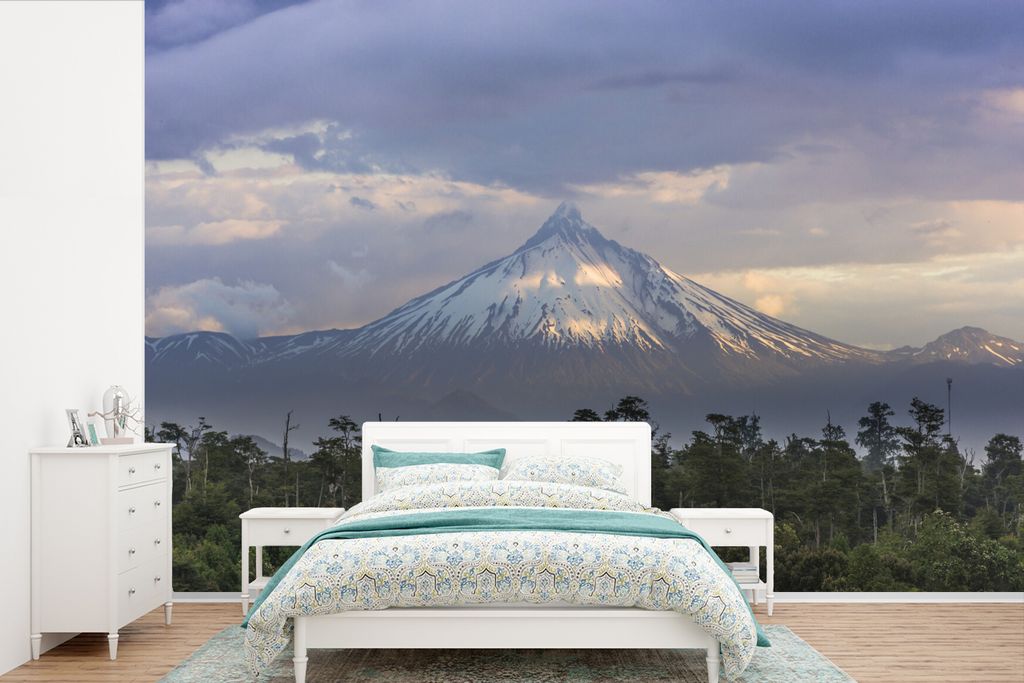MuchoWow Fototapete für Wohnzimmer oder Schlafzimmer Wandtapete Vinyl Motivtapete Blick auf den Vulkan im Puyehue-Nationalpark in Südamerika - ...