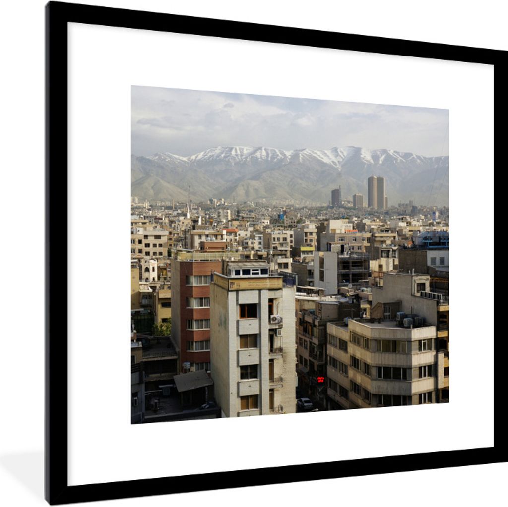 MuchoWow Gerahmtes Poster Berge im Hintergrund in Teheran 40x40 cm - Poster mit Schwarzem Bilderrahmen Wandposter Rahmen Foto Bilder - Poster - P...